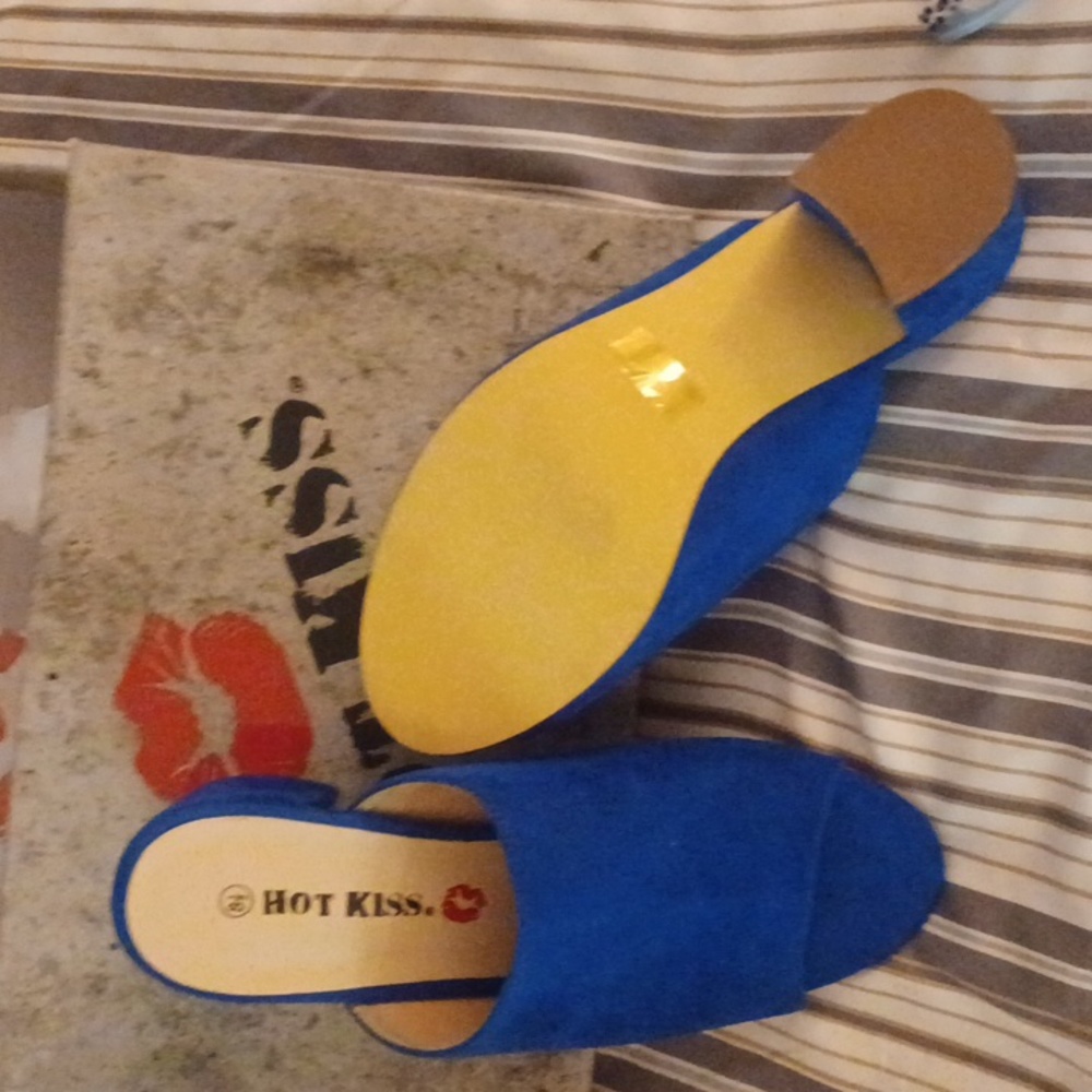 Shoes - Picture 3 of 4